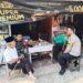 Bhabinkamtibmas Bersinergi dengan Babinsa Sambangi Warga Untuk Tingkatkan Harkamtibmas