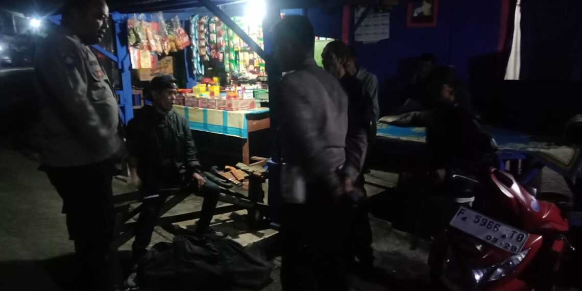 Patroli Dialogis Polisi Polsek Sukalarang Kontrol Ronda Malam Antisipasi C3 Dan Gukamtibmas