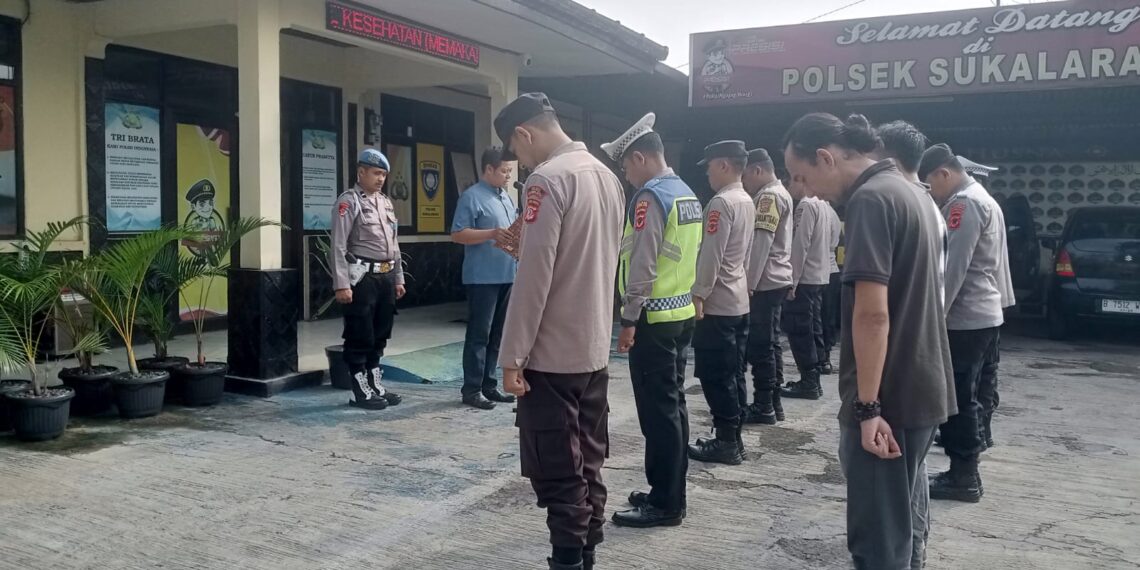 Pengecekan Personel Apel Pagi untuk Latih Kedisiplinan Bagi Anggota POLRI
