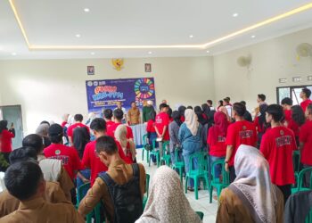 Babinkamtibmas Desa Cikurutug Polsek Cireunghas Sambut Mahasiswa KKN Dengan Pesan Kamtibmas