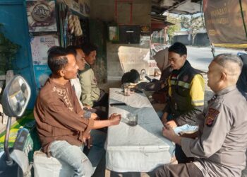Kanit Binmas Polsek Cibeureum Sambangi Tokoh Masyarakat Sampaikan Pesan Kamtibmas