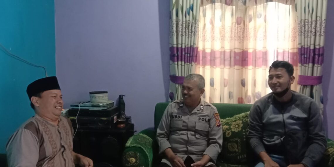 Sampaikan Pesan Kamtibmas dengan Kegiatan Sambang