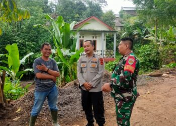 Personil Anggota Polsek Lembursitu Laksanakan Giat Silaturahmi terhadap Warga Masyarakat