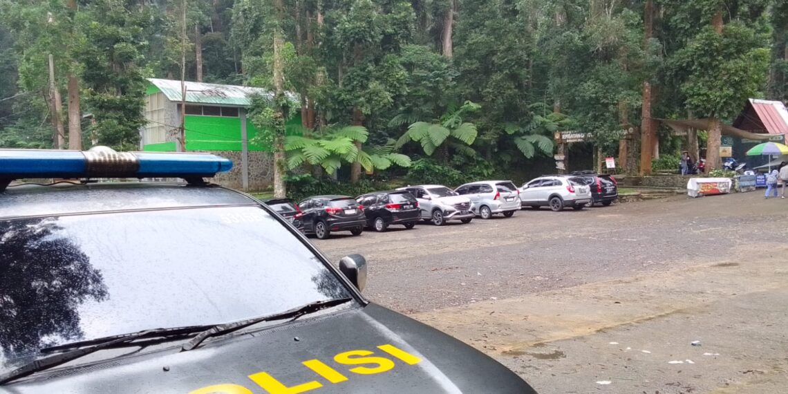 Personil Polsek Kadudampit Laksanakan Giat Patroli Di Tempat Wisata Situgunung