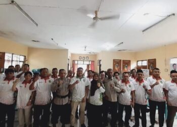 Sinegritas TNI- Polri Giat Bimbingan Teknis Tingkatan Kapasitas RT . RW dan LPM di Aula Kelurahan Jayamekar