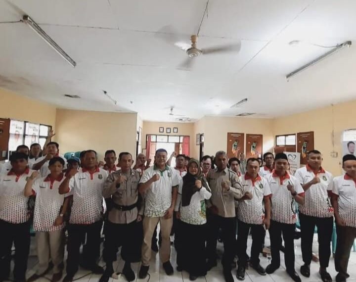 Sinegritas TNI- Polri Giat Bimbingan Teknis Tingkatan Kapasitas RT . RW dan LPM di Aula Kelurahan Jayamekar