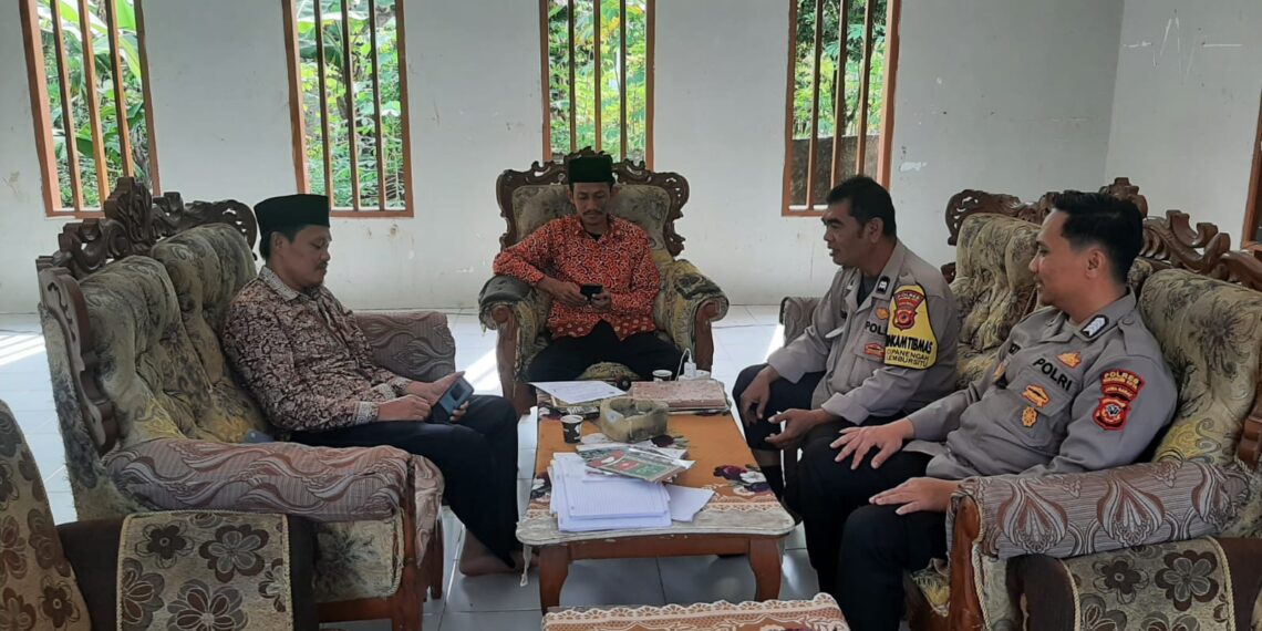 Sambangi Pondok Pesantren Al Muslim Bhabinkamtibmas Polsek Lembursitu Berikan Pesan Kamtibmas
