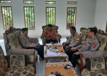 Sambangi Pondok Pesantren Al Muslim Bhabinkamtibmas Polsek Lembursitu Berikan Pesan Kamtibmas