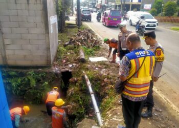 Polsek Sukaraja Terjun Langsung ke Lokasi Curah Hujan Tinggi