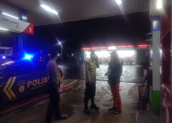 Personil Polsek Sukalarang Laksanakan Patroli Ke SPBU