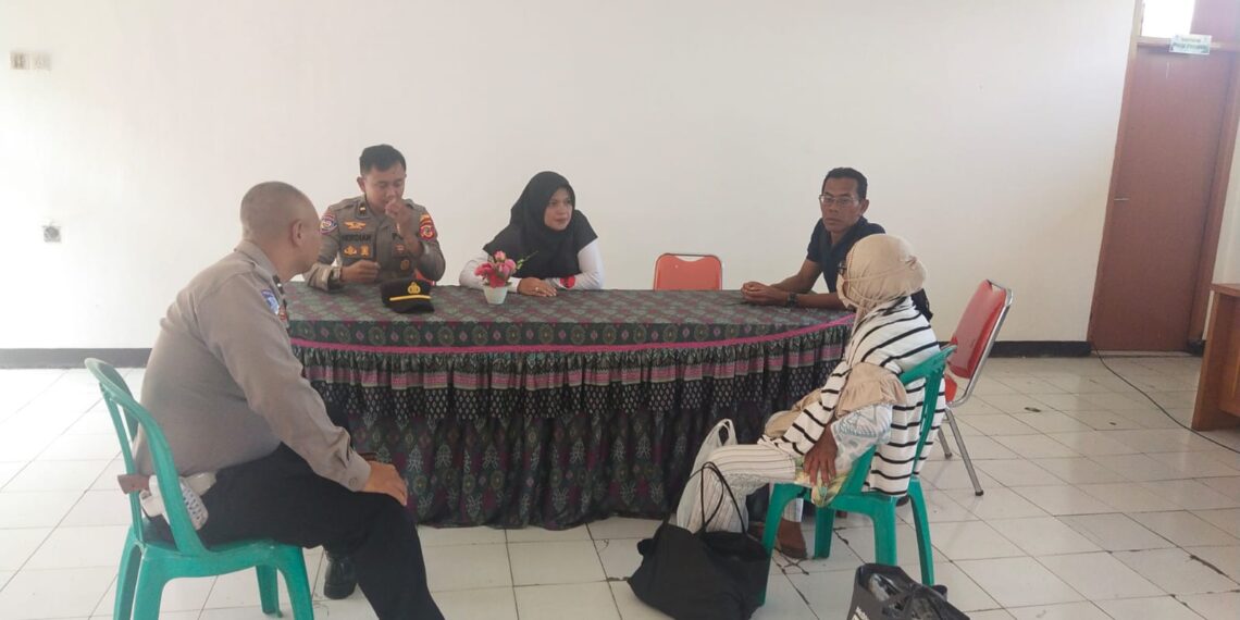 Respon Cepat Aduan Warga, Polsek Baros Sukabumi Amankan Wanita Paruh Baya Yang Resahkan Warga