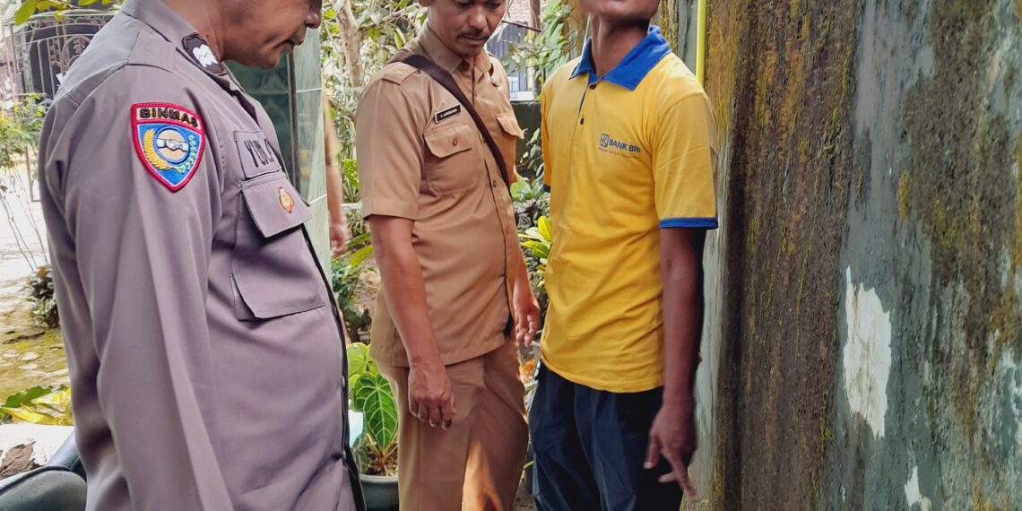 Sambang warga, Bhabinkamtibmas  bersama Staf kelurahan Jayamekar  sambang warga binaan