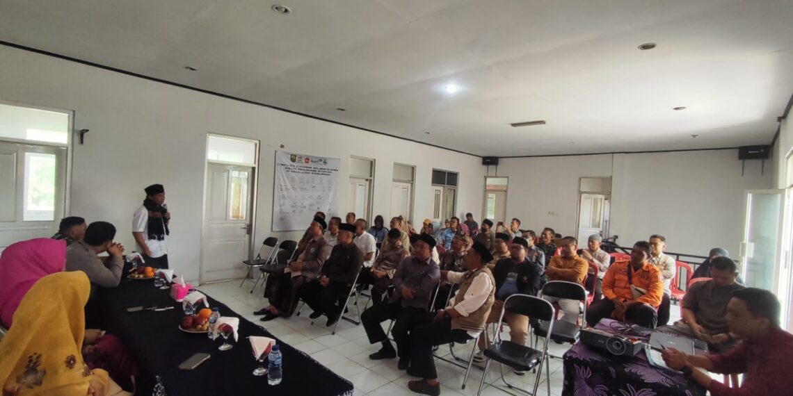 Kuatkan Tali Silaturahmi: Polsek Sukalarang Laksanakan Halal Bihalal dengan Warga Masyarakat