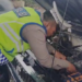 Aksi Humanis Polisi di Sukabumi, Dorong Hingga Perbaiki Mobil Pemudik Yang Mogok