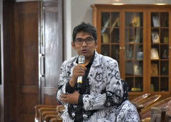 PGRI Kota Sukabumi serahkan hasil Konferensi ke III