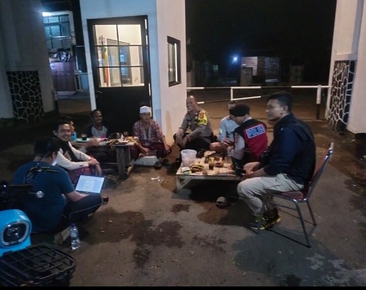 Kontrol Poskamling Polsek baros tingkatkan Harkamtibmas bersama warga Balandongan