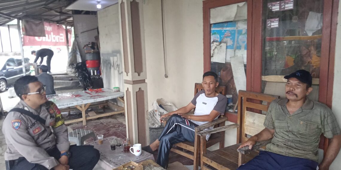 Bhabinkamtibmas Polsek Cibeureum laksanakan sambang kepada warga masyarakat