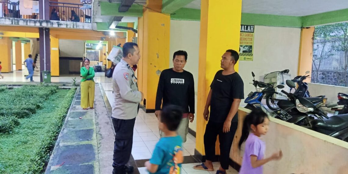 Jalin Silaturahmi yang Erat: Bhabinkamtibmas Polsek Sukaraja Laksanakan Giat Sambang Kepada Masyarakat