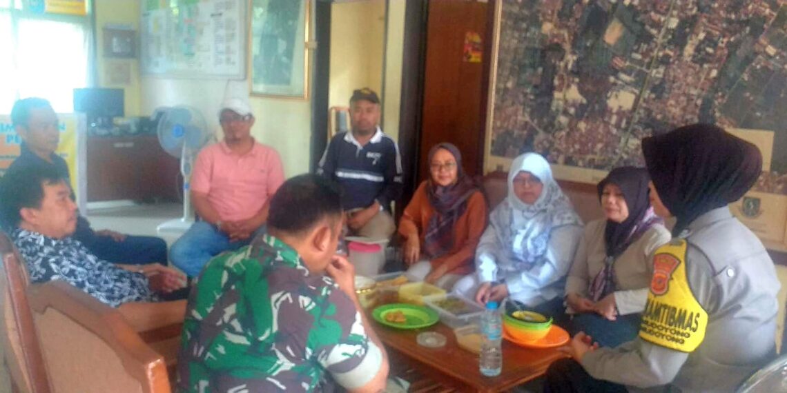 Bhabinkamtibmas Polwan Laksanakan Sambang ke Kantor Kelurahan