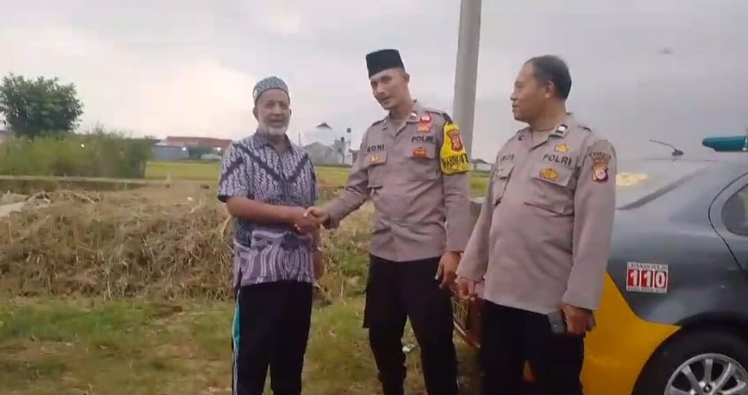 Sambang warga. Bhabinkamtibmas Jayaraksa Efektifkan Dialogis Antisipasi Gukamtibmas