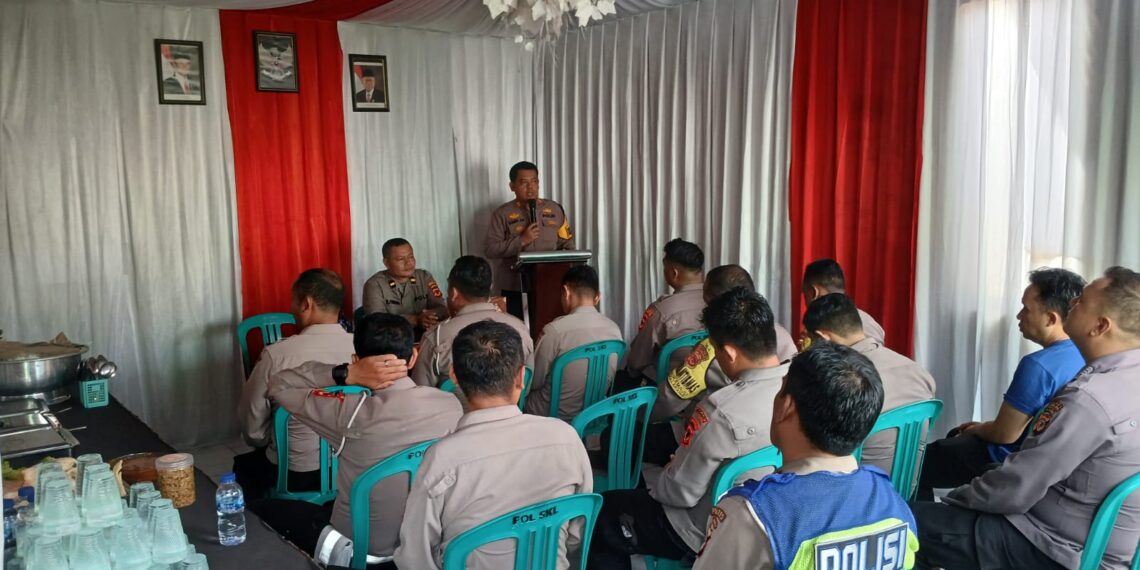 Polsek Sukalarang Menggelar Acara Pelepasan Anggota Yang Pindah Tugas