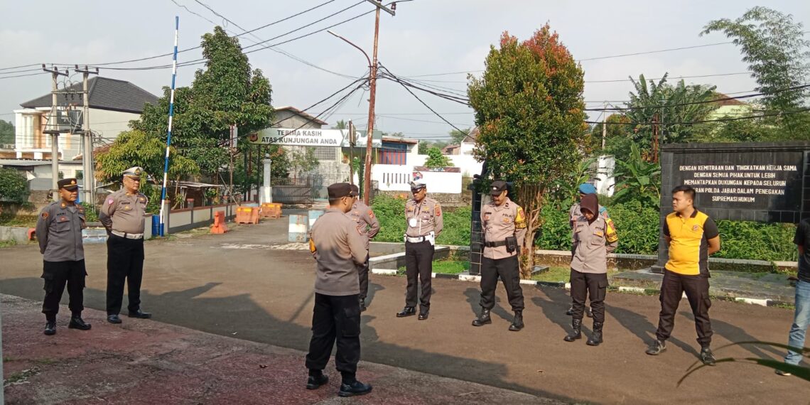 Polsek Warudoyong Gelar Apel Pagi Sebagai Bentuk Kedisiplinan