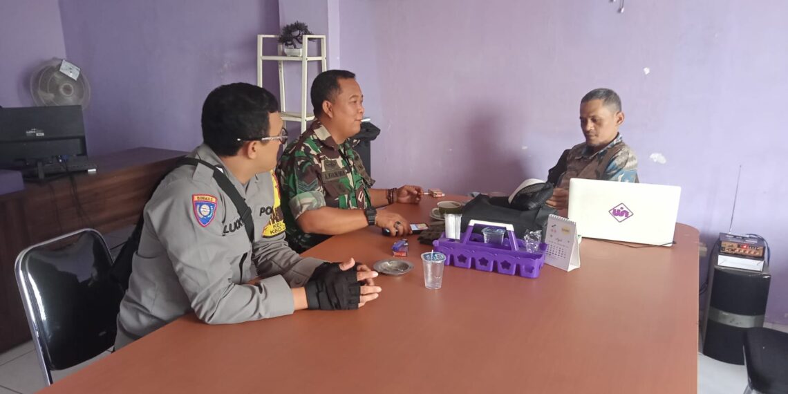 Sinegritas  TNI POLRI  Sambangi  Warga Berikan Himbauan Pesan Kamtibmas