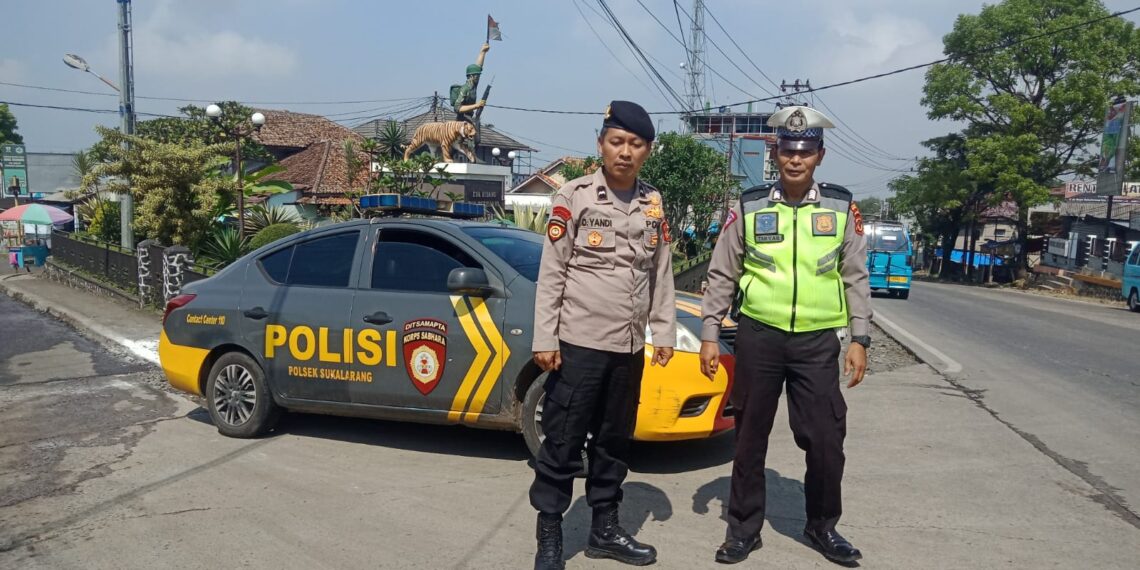 Patroli Dialogis Di Siang Hari Berikan Imbauan Kamtibmas Kepada Masyarakat Di Wilkum Polsek Sukalarang