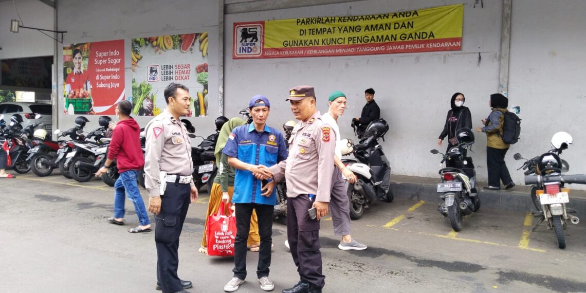 Antisipasi Wilayah, Polsek Cikole Laksanakan Giat Dialogis Dengan Juru Parkir