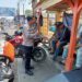 Bhabinkamtibmas Polsek Lembursitu Silaturahmi Dengan Ojek Pangkalan Pasar Rakyat