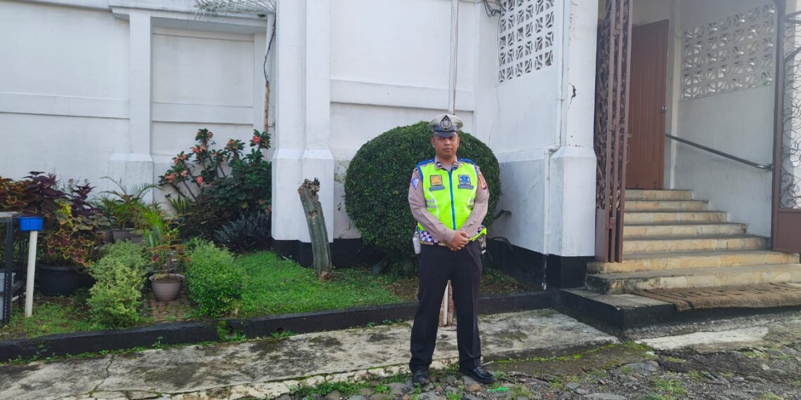 Minggu Kasih, Polsek Baros ciptakan keharmonisan beribadah jemaat Gereja Sidang Kristus
