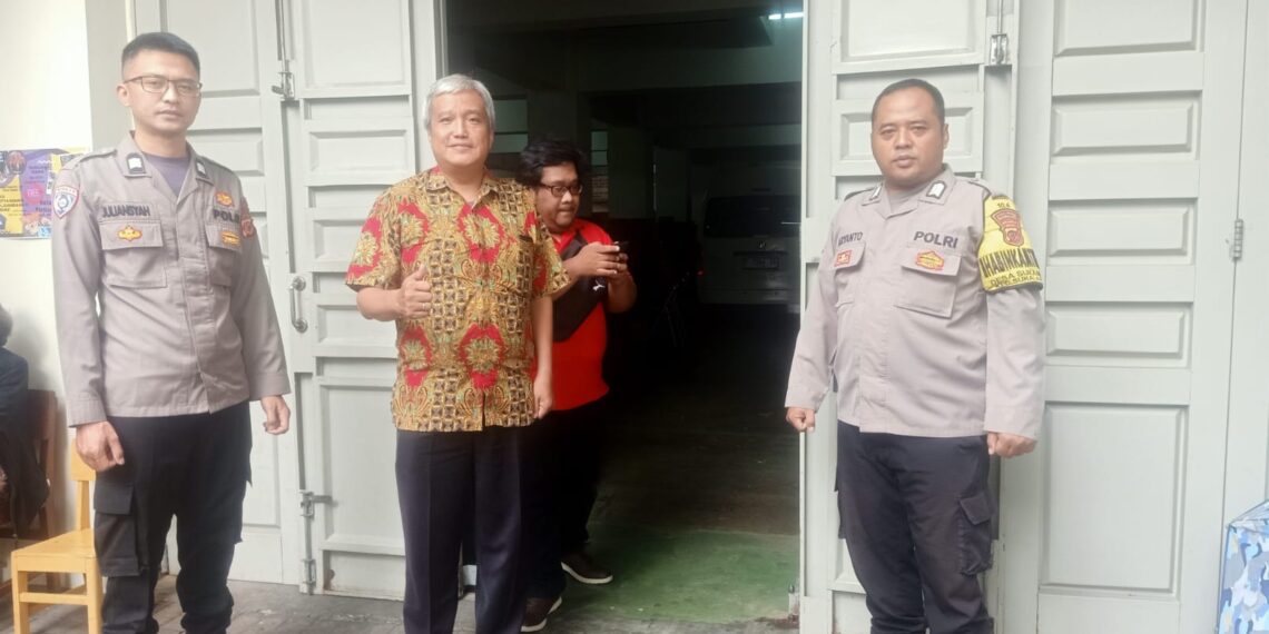 Polisi Polsek Sukalarang Laksanakan PAM Ibadah Kebaktian di Gereja, Kristen Indonesia (GKI) Penginjil Kota Sukabumi