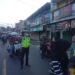 Antisipasi Kemacetan Pagi, Unit Lantas Polsek Sukalarang Melaksanakan Gatur Lalin Saat Jam Masuk Karyawan