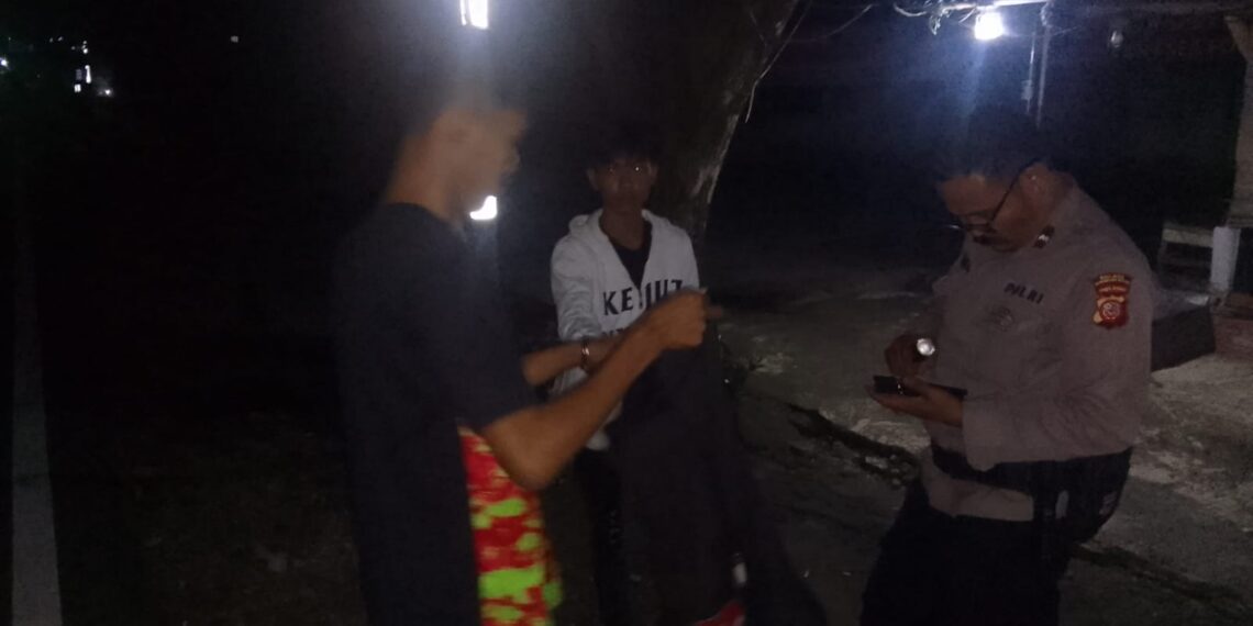 Polsek Cibeureum laksanakan patroli menjelang dini hari untuk Antisipasi Gangguan Kamtibmas