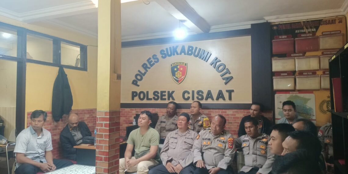 Kapolsek  Cisaat  Berikan Arahan Analisa dan Evaluasi Kepada Seluruh Personil