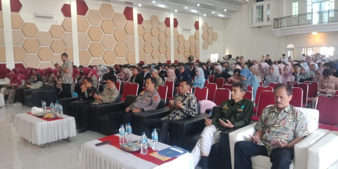 PLT Kapolsek Sukaraja Polres Sukabumi Kota Iptu Sabam Sibuea Hadiri Acara Pelepasan Siswa/Siswi Kelas XII