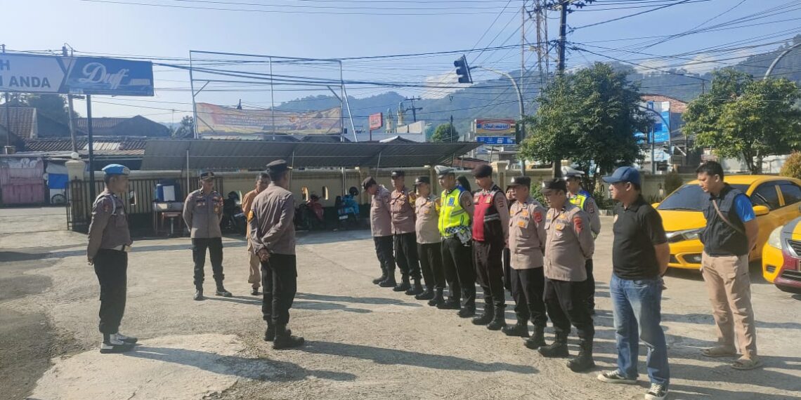 Apel Pagi Sebagai  Bentuk Kedisiplinan dan Kesiapsiagaan Polsek Baros