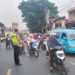 Antisipasi Kemacetan Pagi, Unit Lantas Polsek Sukalarang Laksanakan Gatur Lalin Saat Jam Masuk Karyawan