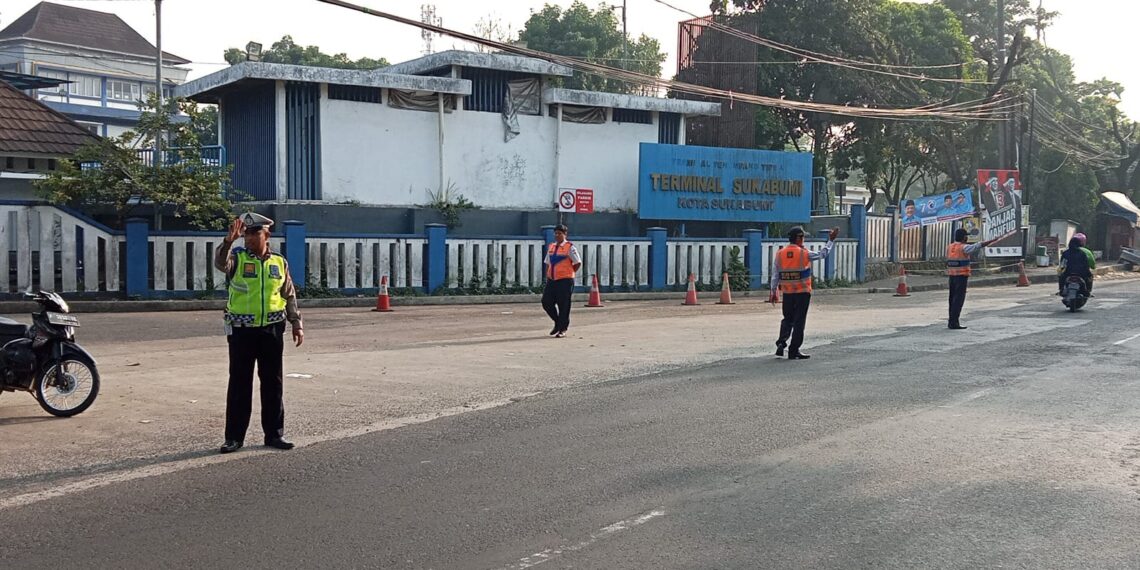 Wujudkan Kamtibcarlantas, Polsek Baros bersinergi Kemenhub Terminal Laksanakan Gatur Pagi