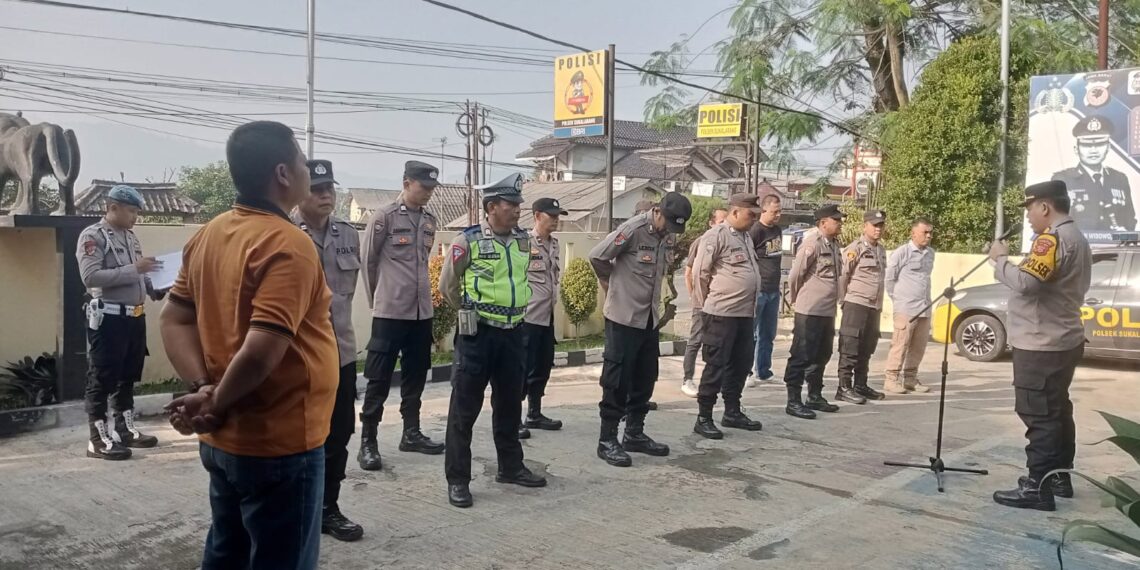 Pimpin Apel Pagi, Kapolsek Sukalarang Berikan Arahan Tentang Pentingnya Kedisiplinan