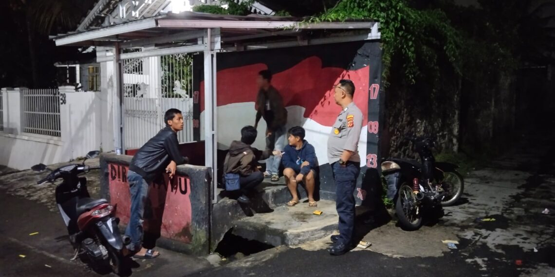 Sebagai Langkah Preventif, Polsek Cikole Laksanakan Patroli Malam