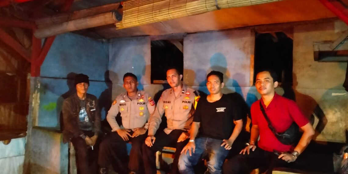 Patroli Bangun Kemitraan, Ajak Warga Cipeujeuh Cegah Gangguan Kamtibmas