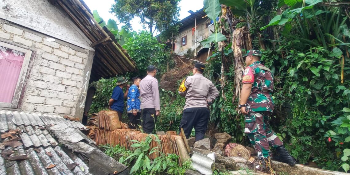 Polsek Sukabumi Pantau Wilayah Pasca Hujan Deras