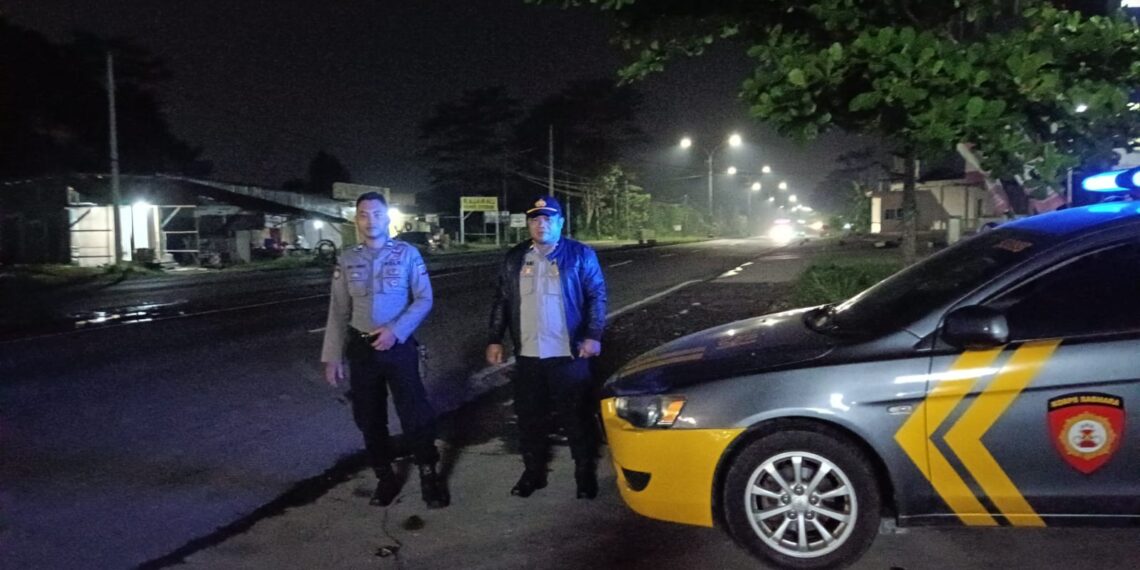 Patroli Malam, Unit Samapta Polsek Cisaat Tekan Kriminalitas dan Gangguan Kamtibmas