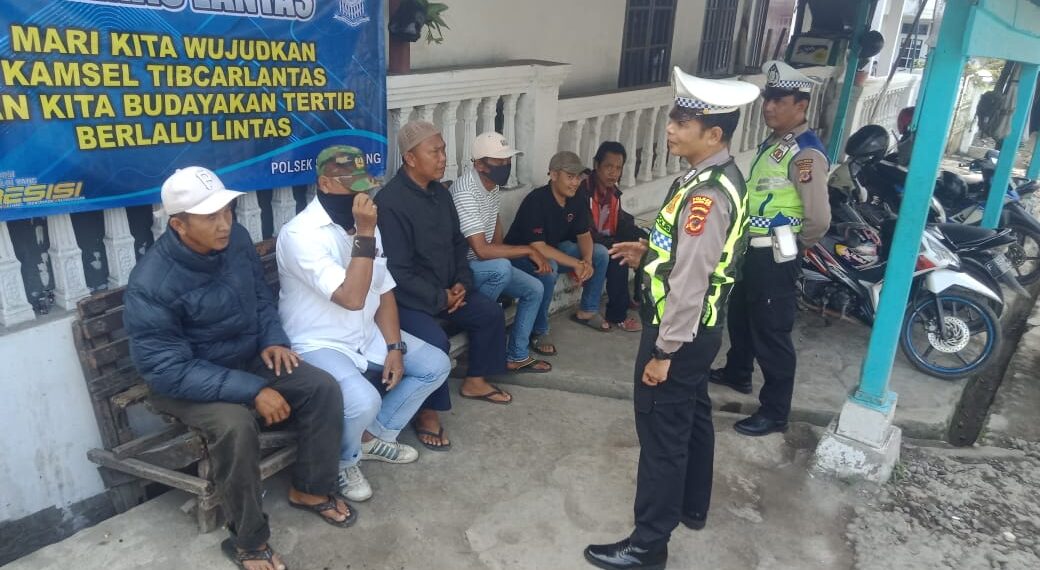 Giat Dikmas Lantas Guna Mengedukasi Pengemudi Ojeg Pangkalan Agar Taat Tertib Berlalu Lintas*
