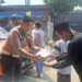 Warga Citamiang Sukabumi Terima Nasi Kotak di Jum’at Berbagi Polisi