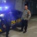 Unit Patroli dan Bhabinkamtibmas Polsek Gunungguruh laksanakan Dialogis bersama masyarakat warga Desa Cikujang yang sedang melaksanakan ronda malam