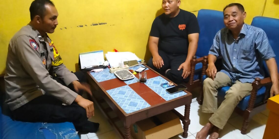Bhabinkamtibmas Jayaraksa gali Informasi Kamtibmas bersama masyarakat. Aktifkan Sambang warga