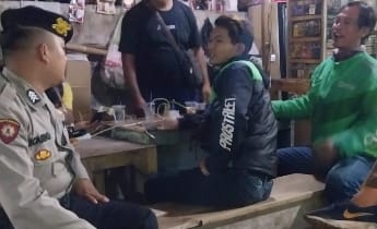 Sambangi Driver Ojek Online, Patroli Polsek Gunungpuyuh Sampaikan Pesan Kamtibmas