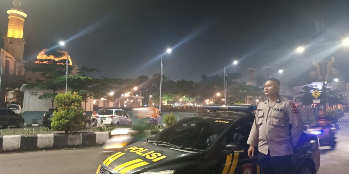 Antisipasi Wilayah, Unit Samapta Polsek Cikole Laksanakan Giat Patroli Malam Hari